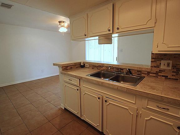2nd image of 9327 Guywood St