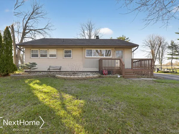 46295 Chatsworth Dr, Van Buren Township, MI 48111