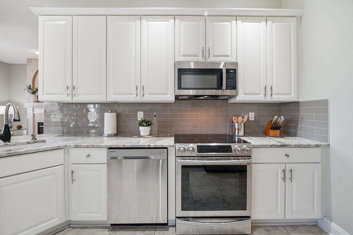 next background image