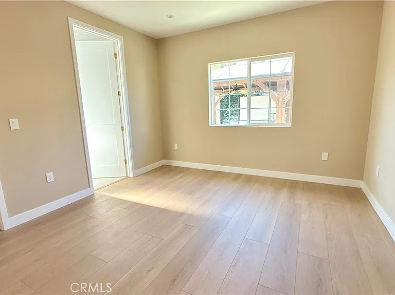 20748 Stagg St — Photo 7