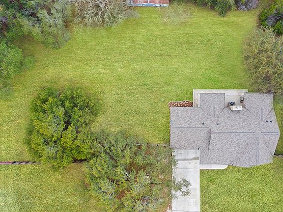 3rd image of 102 Winding Oak Dr