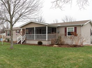 337 Pin Oak Cir, Elyria, OH