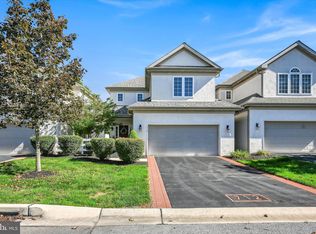 712 Woodfield Dr, Lititz, PA 17543