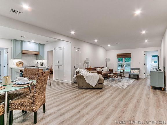 4th image of 524 N Ash Ave
