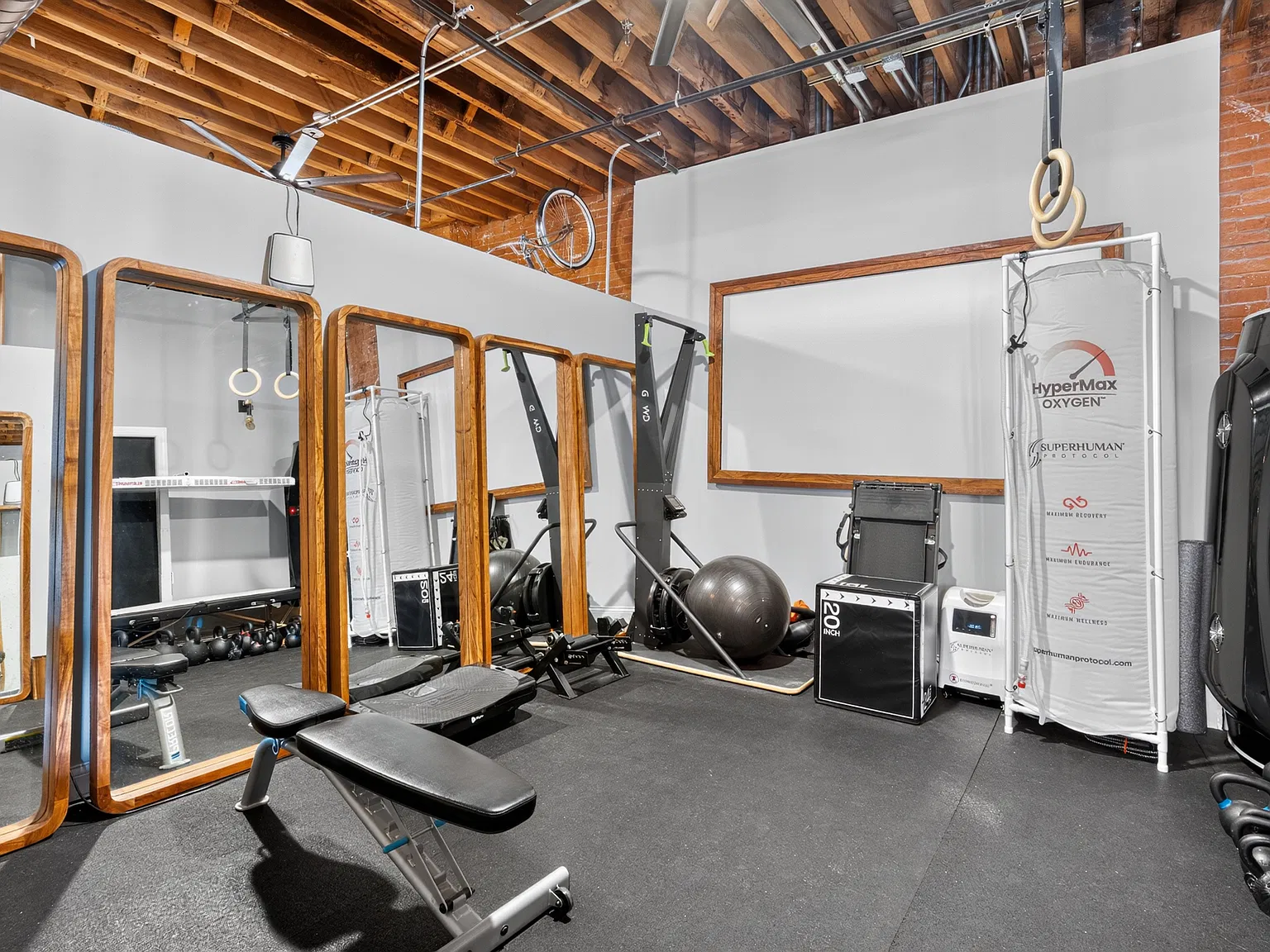 3 bed, 2400 sqft, $3,960 — Photo 4