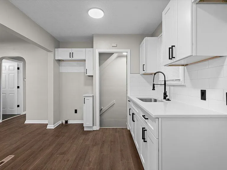 10042 Grayton St — Photo 6