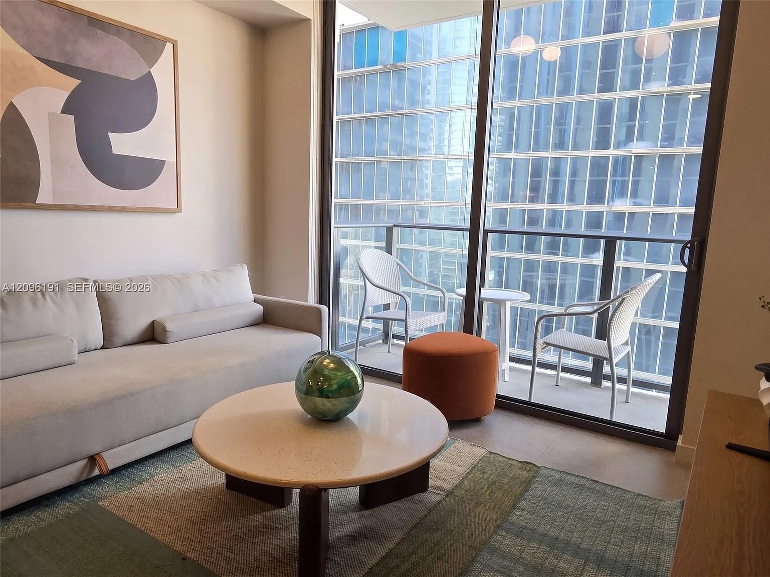 1 bed, 1.0 bath, 555 sqft, $3,200 — Photo 3