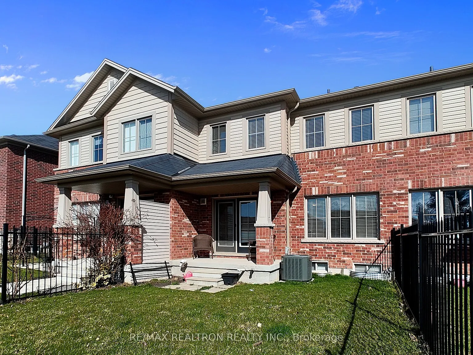 3 bed, $2,450 — Photo 1