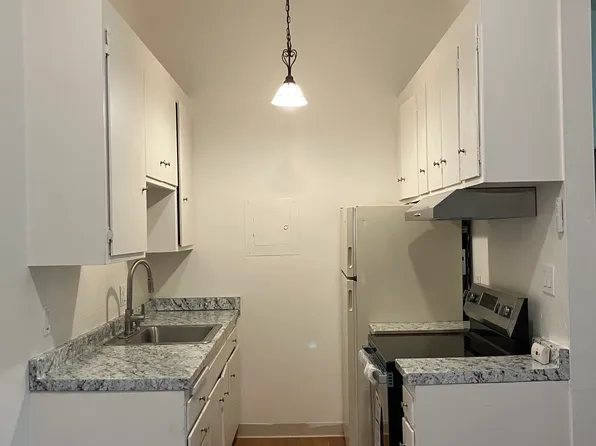 1059 Rio Ln, Sacramento, CA 95822
