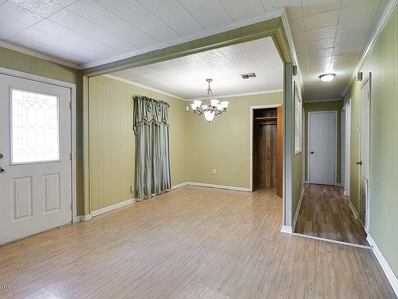 2nd image of 505 Acorn Dr