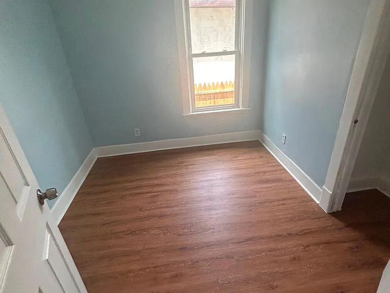 1041 Strong St #1 — Photo 3