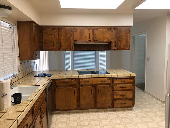 4th image of 6062 N Fresno St APT 106