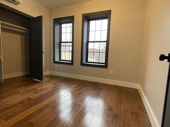 3rd image of 62 Vroom St #3L