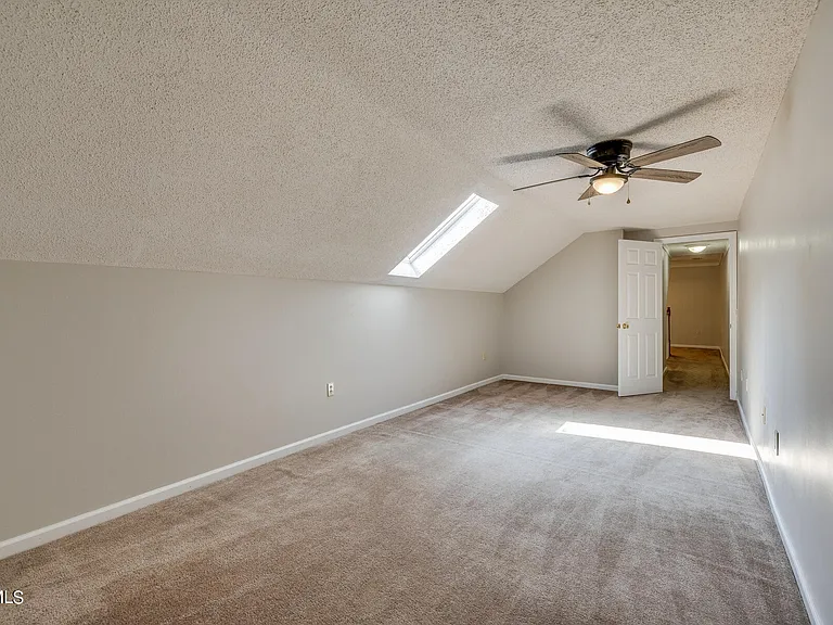 3711 Apple Grove Cir — Photo 22