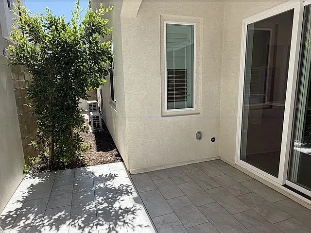 204 Baluster — Photo 26