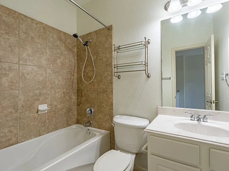 1101 E Parmer Ln #121 — Photo 13