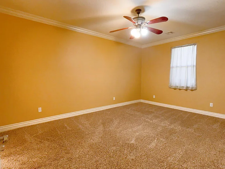 215 N Wright St — Photo 14