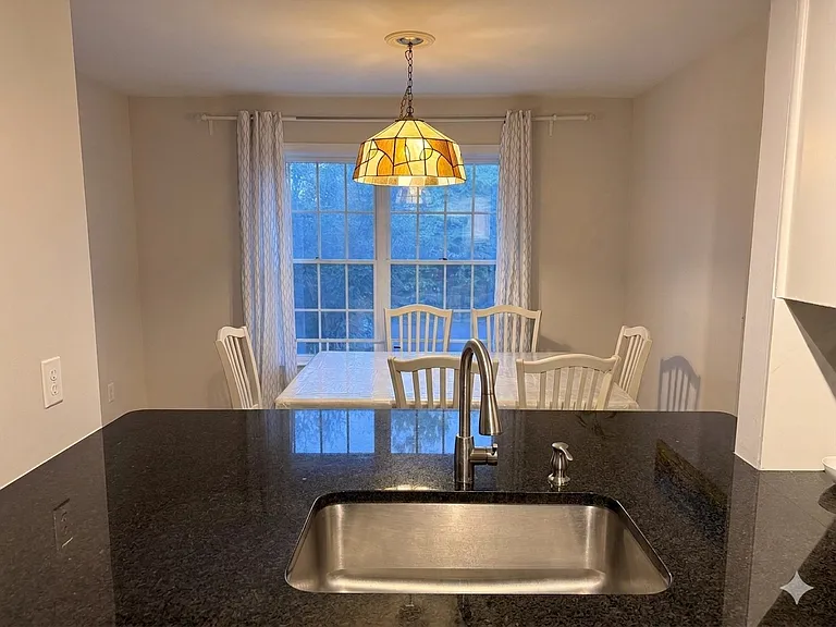 501 Haverford Ct — Photo 4