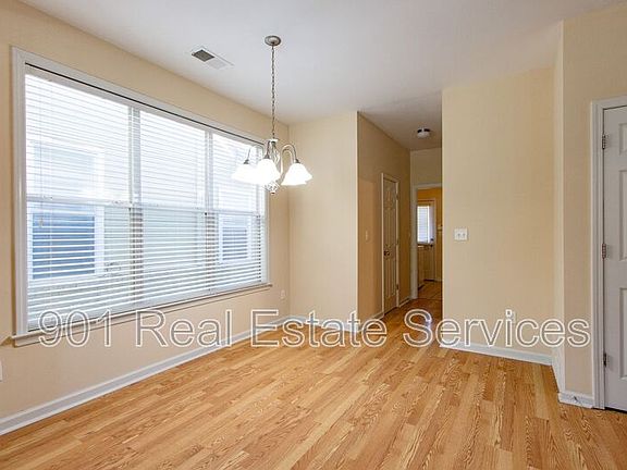 5th image of 1324 Island Shore Dr