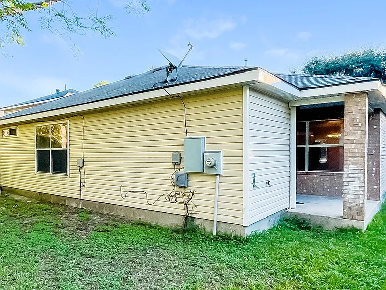 15515 Waverly Dr — Photo 16