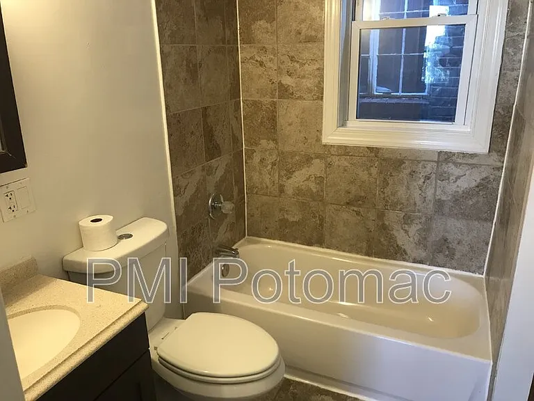344 Main St #103 — Photo 15