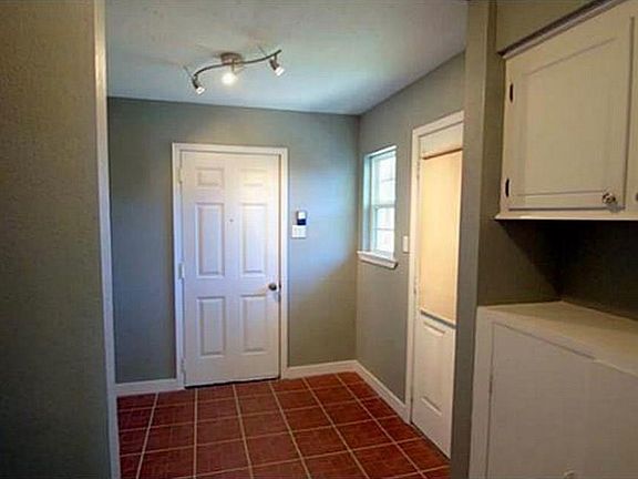5th image of 1617 University Dr