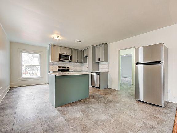 4th image of 474 Elm Ave #2