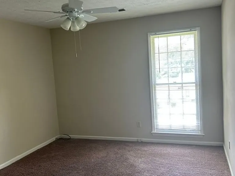 1441 Autumnridge Dr — Photo 13