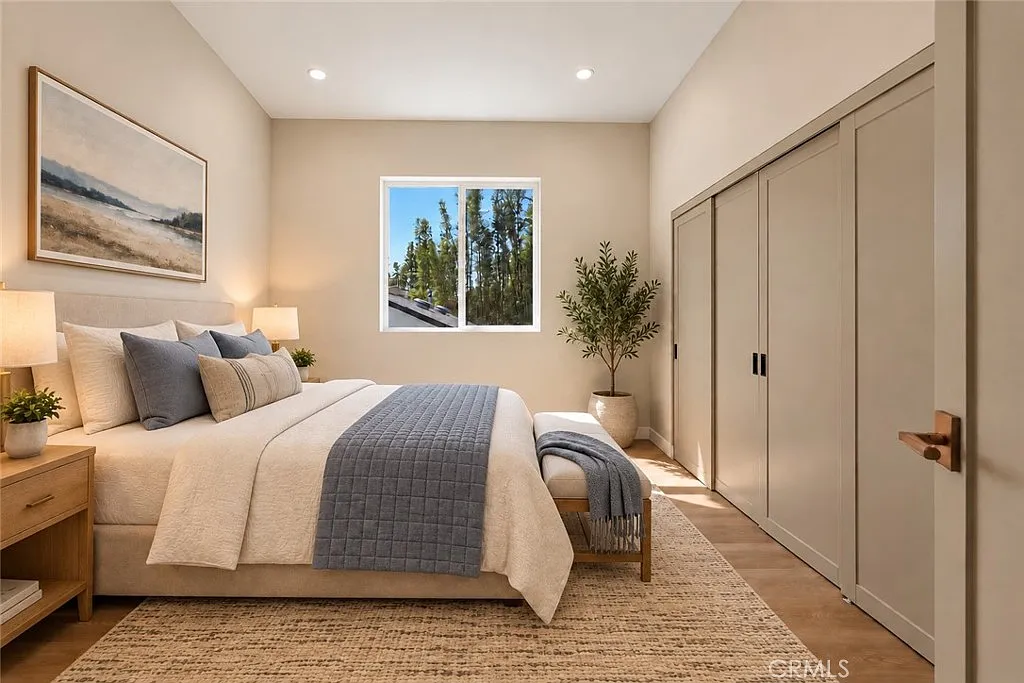 4 bed, 1925 sqft, $7,785 — Photo 4