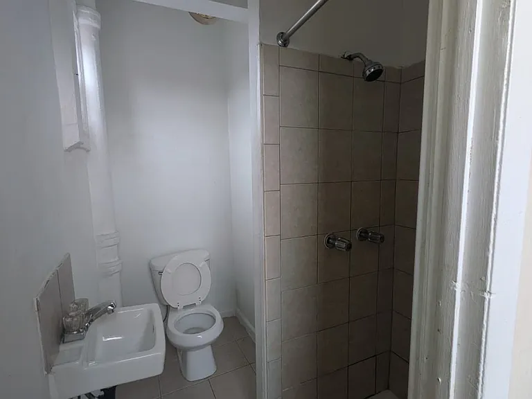 10 N Bond St #1B — Photo 4