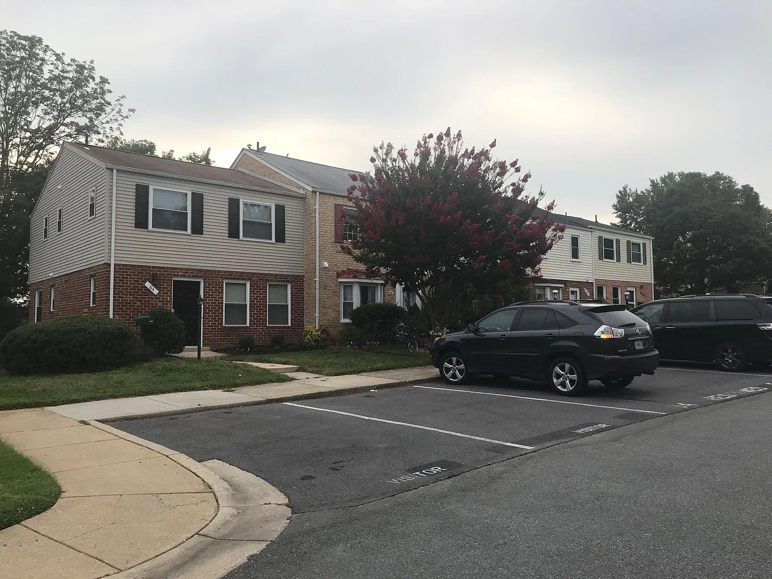 64 Orchard Dr — Photo 2