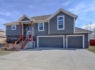 6999 141st St, Basehor, KS 66007