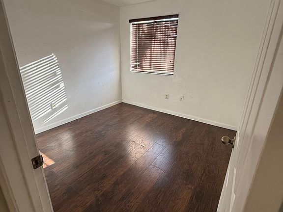 3rd image of 2830 SE 16th Ave Unit 113-1