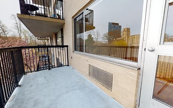 4th image of 100 Monmouth St #102