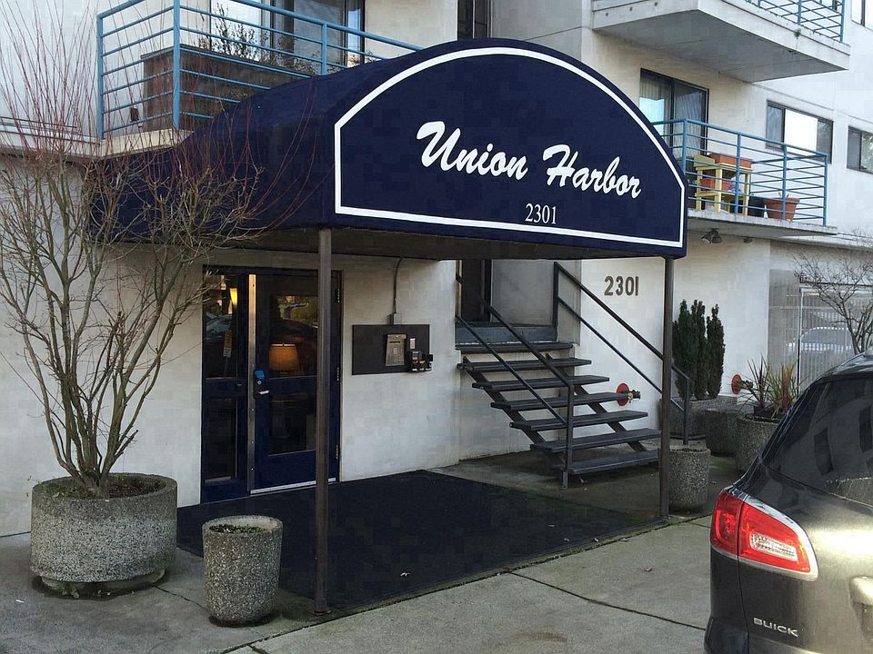 Building enterance 