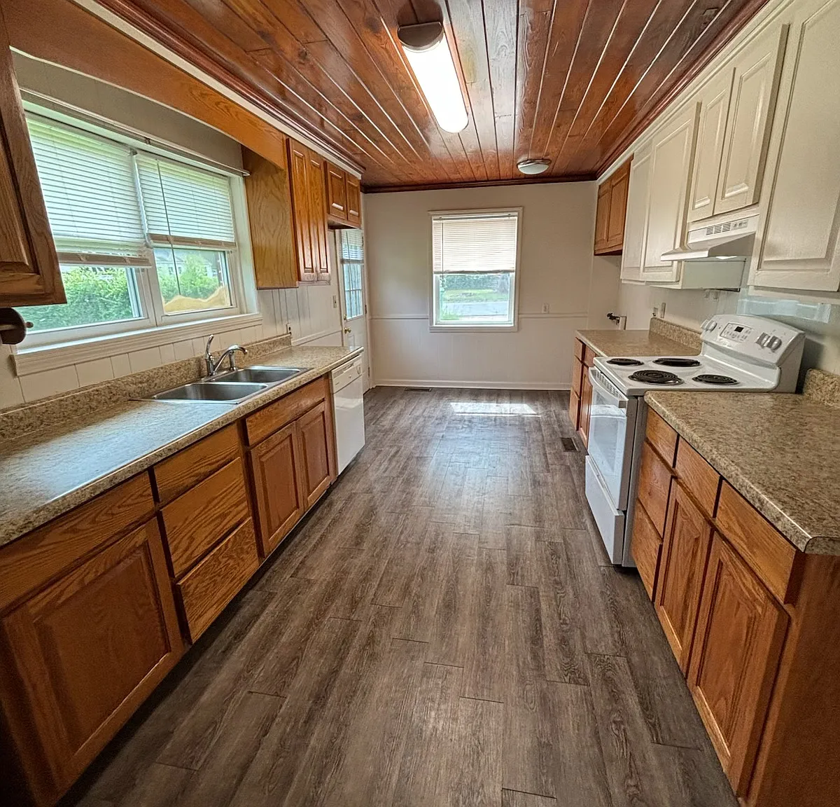 1214 W 4th Avenue — Photo 3