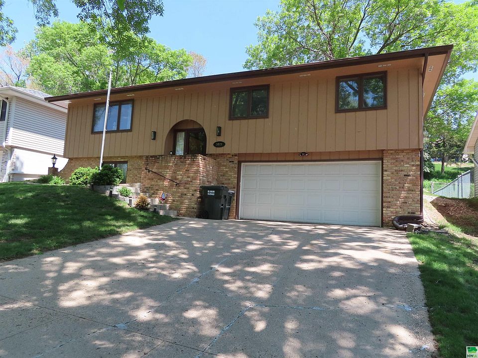 1st image of 3028 Cheyenne Blvd