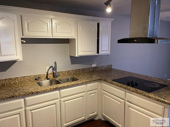 4th image of 1313 E Harrison St #A