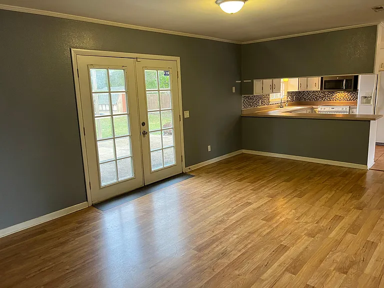 303 Richland Dr — Photo 10
