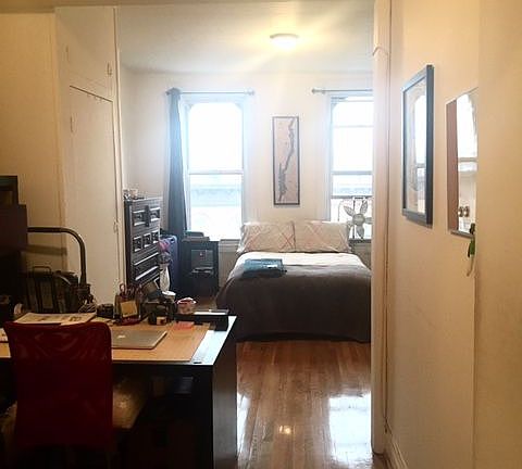 2nd image of 568 Morgan Ave APT 4R