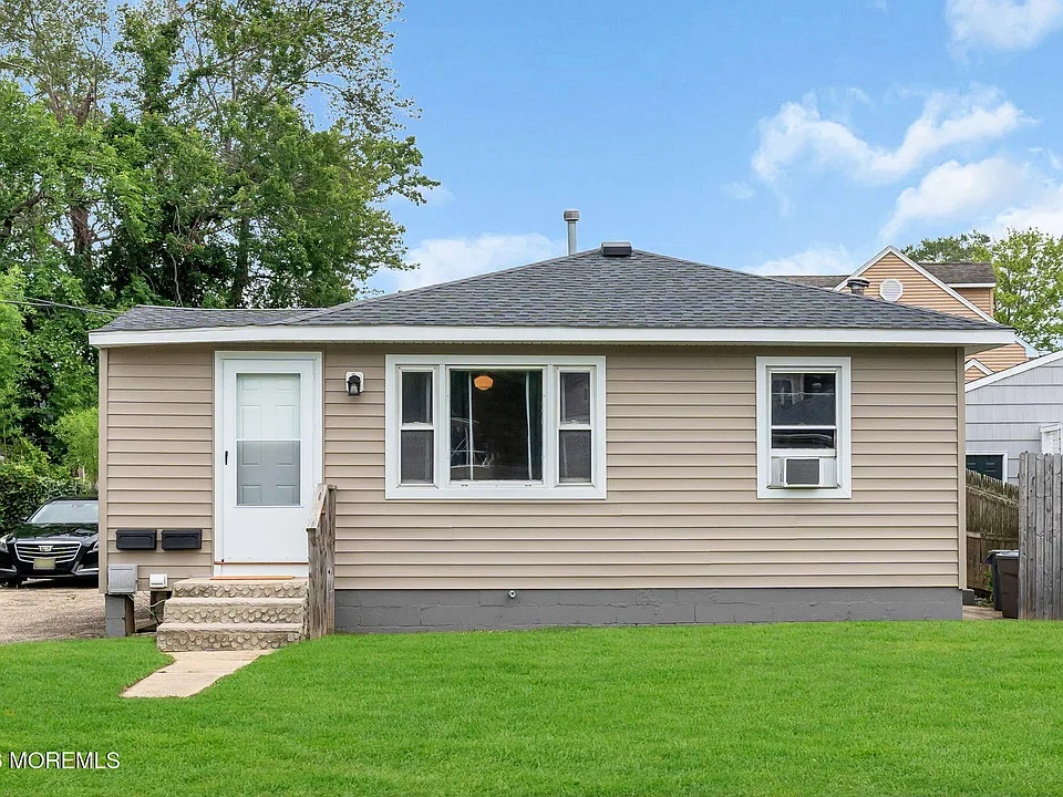 1218 Lister St