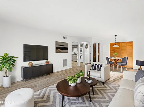 8 Shadowbrook Ln APT 39, Milford, MA 01757