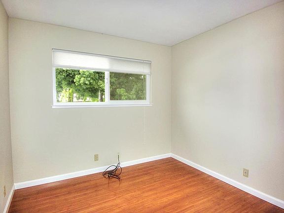 2nd image of 2932 Lambeth Ct