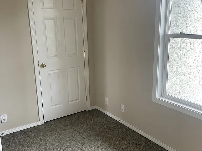 307 Colorado Ave E — Photo 7