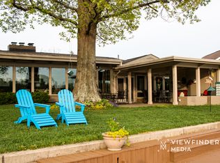 9052 W Tulip Dr, Columbus, IN 47201