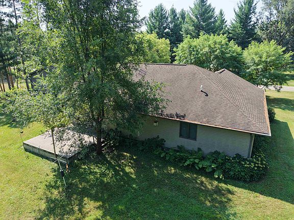4th image of 301 Carbil Rd