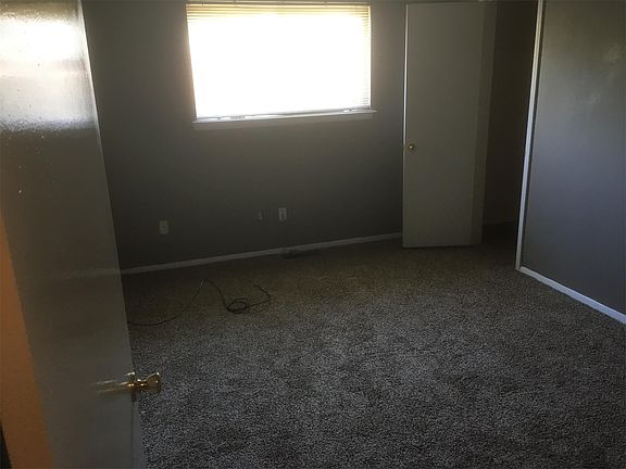 3rd image of 6116 S Troost Ave