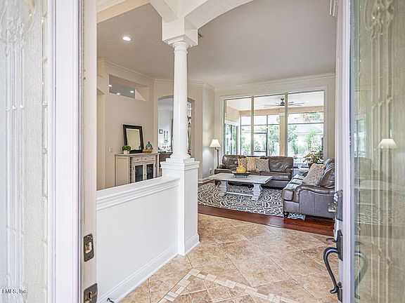 5th image of 601 Sassafras Trce