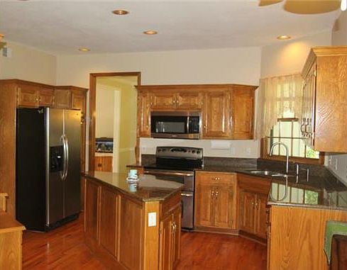 4th image of 9209 W 131st Ter