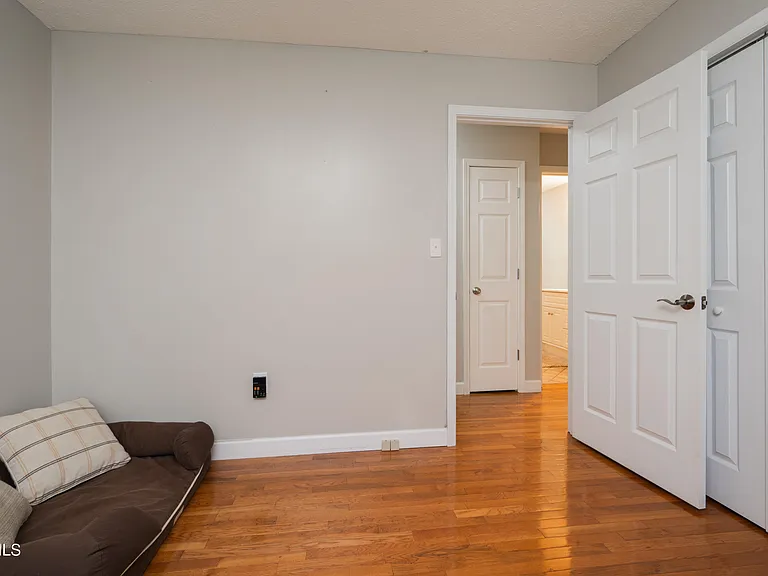 135 Riders Dr — Photo 31